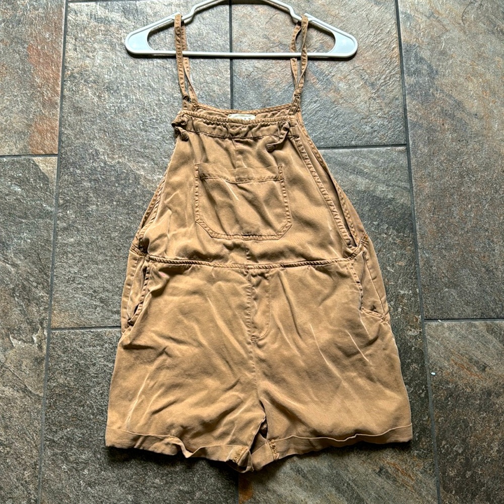 RISEN short jumper